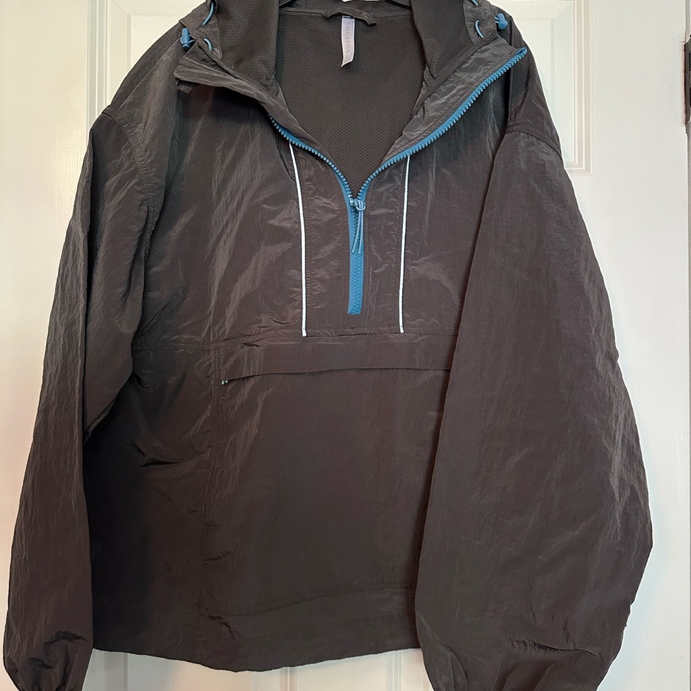 Fabletics Gray Windbreaker Jacket size Large